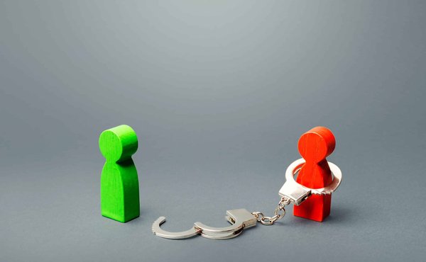 Quelles sont les stratégies pour créer des expériences de jeu captivantes dans des environnements VR comme « Half-Life: Alyx »?